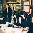 Signing session Paris "Fnac" 06/97 Page 24