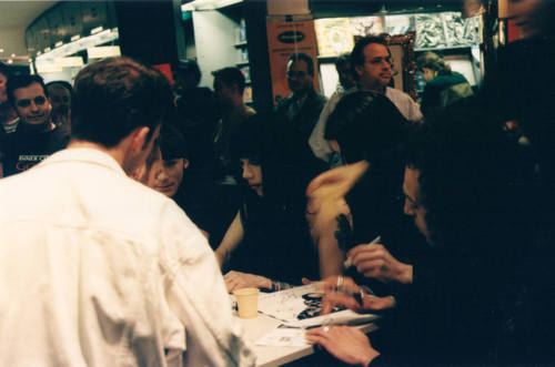 Signing session Paris "Fnac" 06/97 Page 07